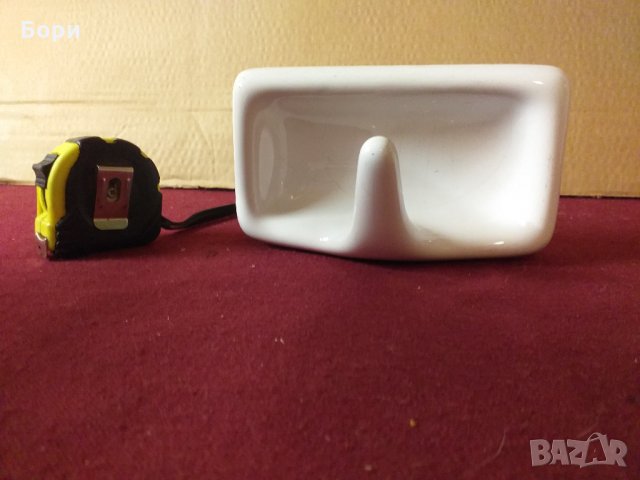 Българска порцеланова закачалка за баня БДС