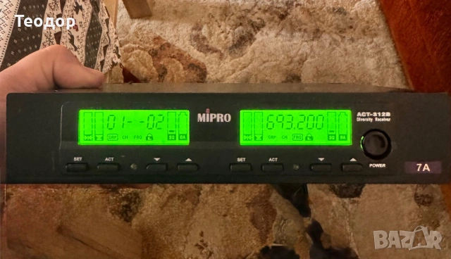 Mipro Двоен приемник с два микрофона с бодипак и хедсет Shure, снимка 6 - Микрофони - 53669722