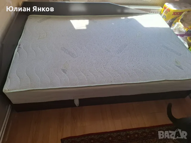 Продавам двукрилен гардероб и легло/приста/ 120/200 с повдигащ механизъм, снимка 2 - Спални и легла - 56115324