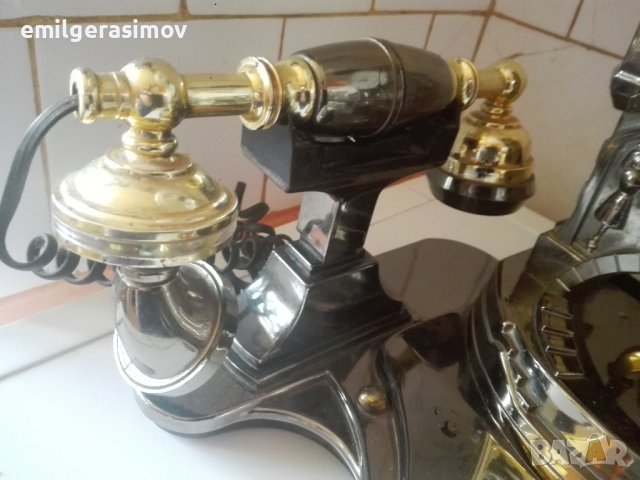 Телефон с часовник и стари телефони., снимка 6 - Други - 40461429