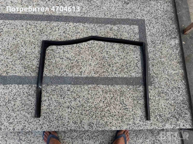 Упътнение водач на стъклото на предна дясна врата на Range Rover Evoque само за 50Eur. bj-21596, снимка 2 - Части - 53050501