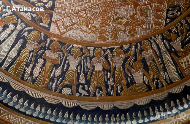 Старинен египетски меден поднос гравиран със сребърни и златни орнаменти, снимка 16 - Антикварни и старинни предмети - 49296049