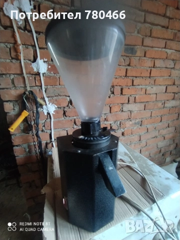 Профeсионална Кафемелачка, снимка 2 - Кафемашини - 53742045