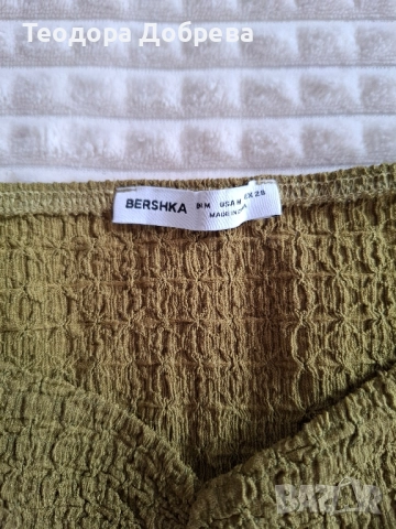 Дамска блуза BERSHKA с дълъг ръкав - маслинено зелена, снимка 2 - Блузи с дълъг ръкав и пуловери - 51965571
