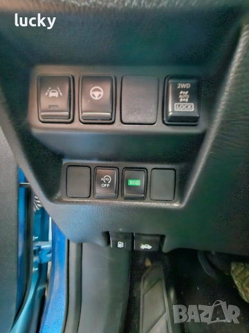 NISSAN Qashqai 1.7 dCi 4x4 Tekna , снимка 11 - Автомобили и джипове - 53306293