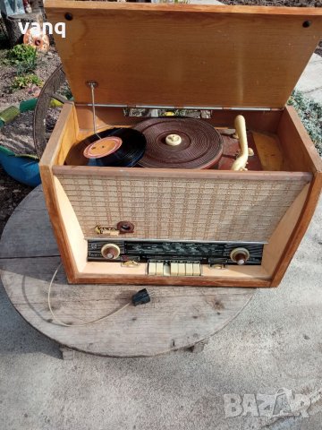 Радио грамофон,Радио SAKTA, снимка 1 - Антикварни и старинни предмети - 35857748
