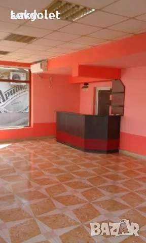 Къща на два етажа.Първият е търговска площ(магазин)-Функциониращ., снимка 9 - Магазини - 49187377