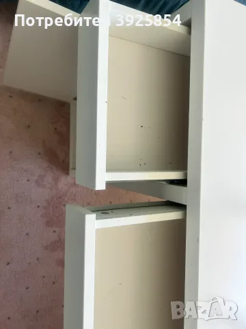Бяло бюро IKEA за компютър с подаръци, снимка 4 - Бюра - 56057796