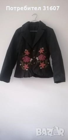 Дамско яке / сако с апликации , снимка 4 - Якета - 52179095