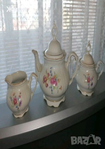 Красиво порцеланово трио!