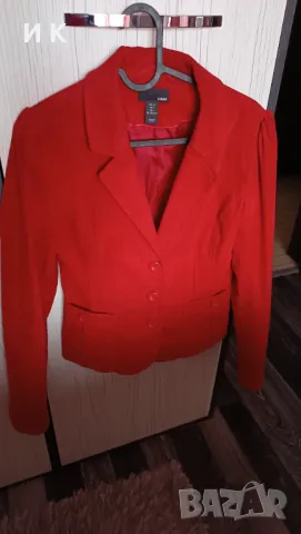Червено сако