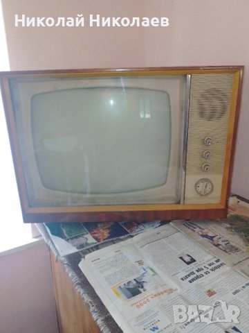 Продавам старо радио и телевизор