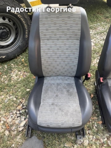 предни седалки за VW Caddy , снимка 2 - Аксесоари и консумативи - 56075164