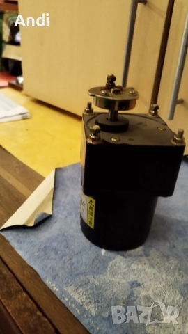 Yokogawa RM-F8A20ZMW602 Реверсивeн ел. двигател и редукция 8R1-Z25W602, снимка 5 - Електродвигатели - 52830505