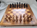 шах - голяма красив (фурнир с инкрустирана "кост")+табла, к-т фигури+пулове и също пирографиран шах , снимка 1