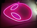 👽 LED Неонова Лилава Глава на Извънземно, снимка 6