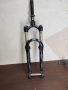 26 цола заключваща вилка за велосипед колело rock shox, ос 20 на 110 , снимка 1