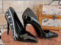 Обувки на ток черен лак Guess код Br45, снимка 1