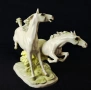 Порцеланова композиция с два препускащи коня - Hutschenreuther, Германия, снимка 2