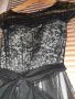 Стилна рокля дантела и тюл с подплата, снимка 1 - Рокли - 34025588