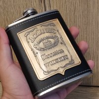 Подаръчна манерка Jack Daniels Tennessee whiskey лазерно гравирана неръждаема стомана и кожа, снимка 5 - Други - 41658036