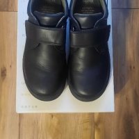Детски черни кожени обувки на Geox , снимка 1 - Детски обувки - 35760397