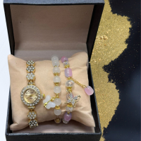 Дамски комплект от стилен часовник с цирконии и два броя гривни с естествени камъни и висулки пеперу, снимка 1 - Дамски - 44783394