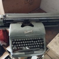 Пишеща машина Rheinmetall., снимка 1 - Антикварни и старинни предмети - 41843662