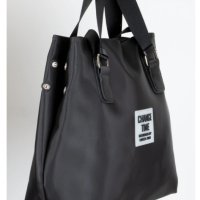 Спортно-елегантна дамска чанта за през рамо в стилен дизайн, снимка 4 - Чанти - 44481684