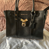 Дамска чанта Michael Kors оригинална, снимка 2 - Чанти - 36161404