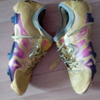Футболни обувки 42номер, снимка 1 - Футбол - 42025011