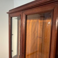 Античен шкаф-витрина в перфектно състояние , снимка 5 - Антикварни и старинни предмети - 44439077