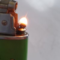 Стара китайска бензинова запалка, снимка 8 - Колекции - 41978570