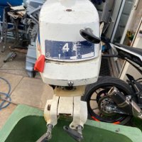 Извънбордов двутактов двигател за лодка Evinrude, 4 конски сили, произведен в САЩ, два цилиндъра, снимка 4 - Воден транспорт - 44349693