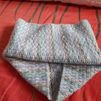 Плетен кръгъл шал на две куки, снимка 6 - Шалове - 36045972