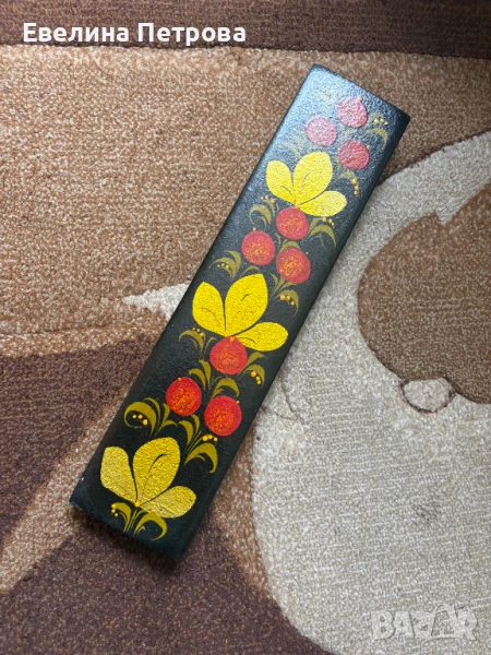 Дървена рисувана закачалка Хохлома, снимка 1