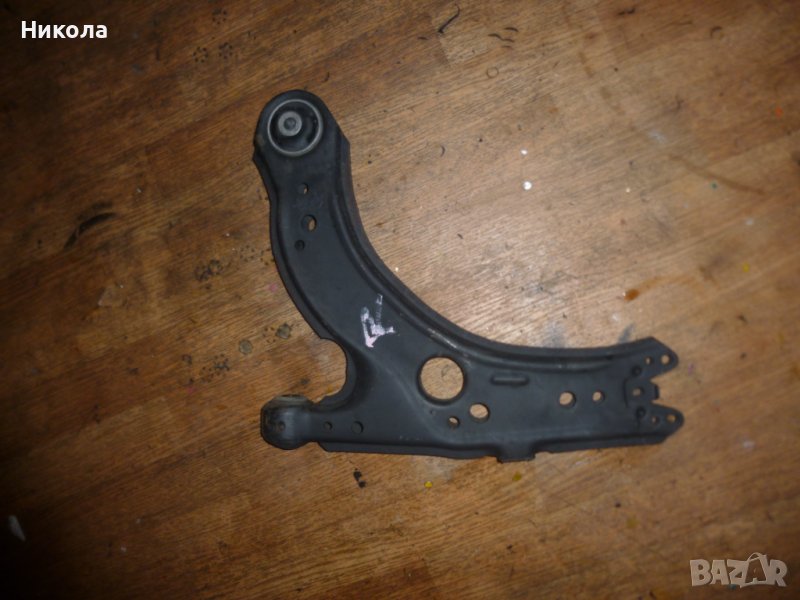 Десен носач Фолксваген Голф 4 1.9 тди, снимка 1