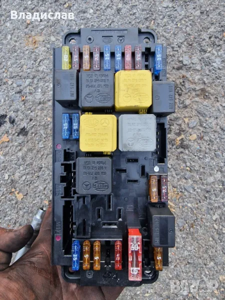 Бушониера за Mercedes C-Class W203 , снимка 1