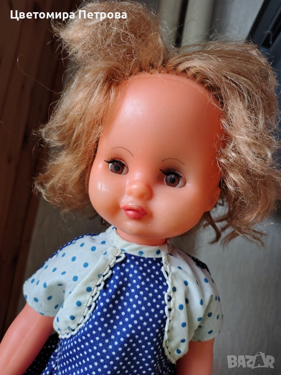 Ретро кукла със запазено лице и обем на прическа, снимка 1