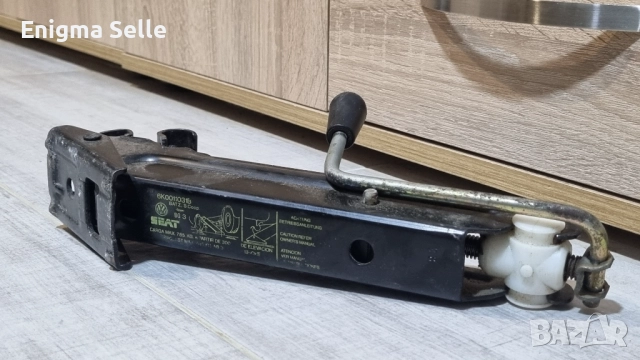 Оригинален крик SEAT & VW , снимка 4 - Аксесоари и консумативи - 52778198