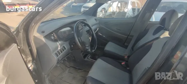 Daihatsu YRV 1.3 - 87к.с. 4X4 на части, снимка 7 - Автомобили и джипове - 48801157