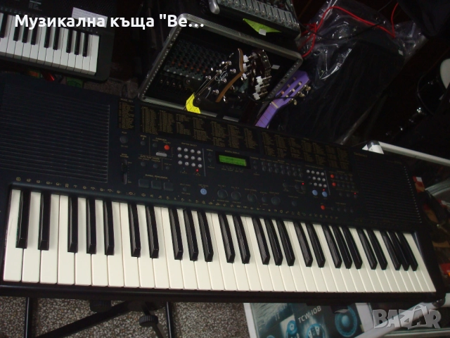 Снтезатор Technics KN750 със стойка