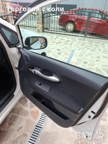 Toyota Auris 1.33 vvti, снимка 7 - Автомобили и джипове - 56411968