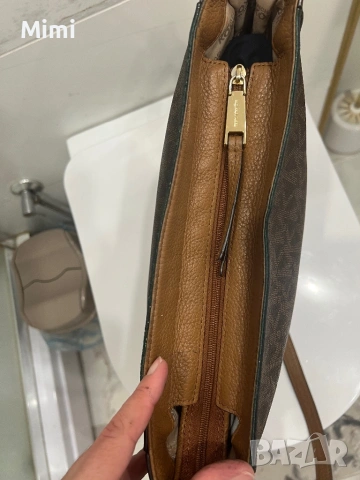 Michael Kors оригинална чанта, снимка 17 - Чанти - 48709471
