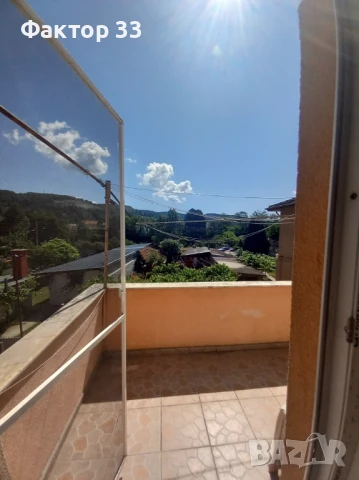 САНИРАНА  КЪЩА с ДВОР и МАГАЗИН  в ЦЕНТЪРА НА гр. КОСТЕНЕЦ, снимка 2 - Къщи - 50561519