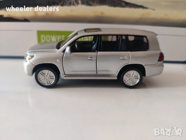 Метална количка Toyota Land Cruiser V8 Siku мащаб 1:55, снимка 2 - Колекции - 50836110