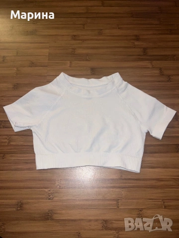 Бяла дамска къса тениска за фитнес