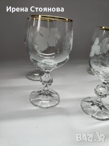 5 броя кристални чаши за вино Bohemia. Златен, плътен кант и гравюра с гроздов декор, снимка 12 - Чаши - 53390477