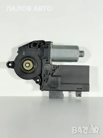 Предно-Дясно Моторче Стъклоповдигач Пежо 307 ЦЦ (03-08г) Motorche Staklopovdigach Peugeot 307 CC F/R, снимка 2 - Части - 55939558