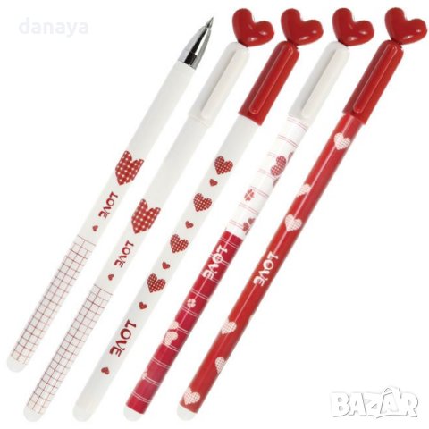 Изтриващ се син химикал с гума и капаче сърце